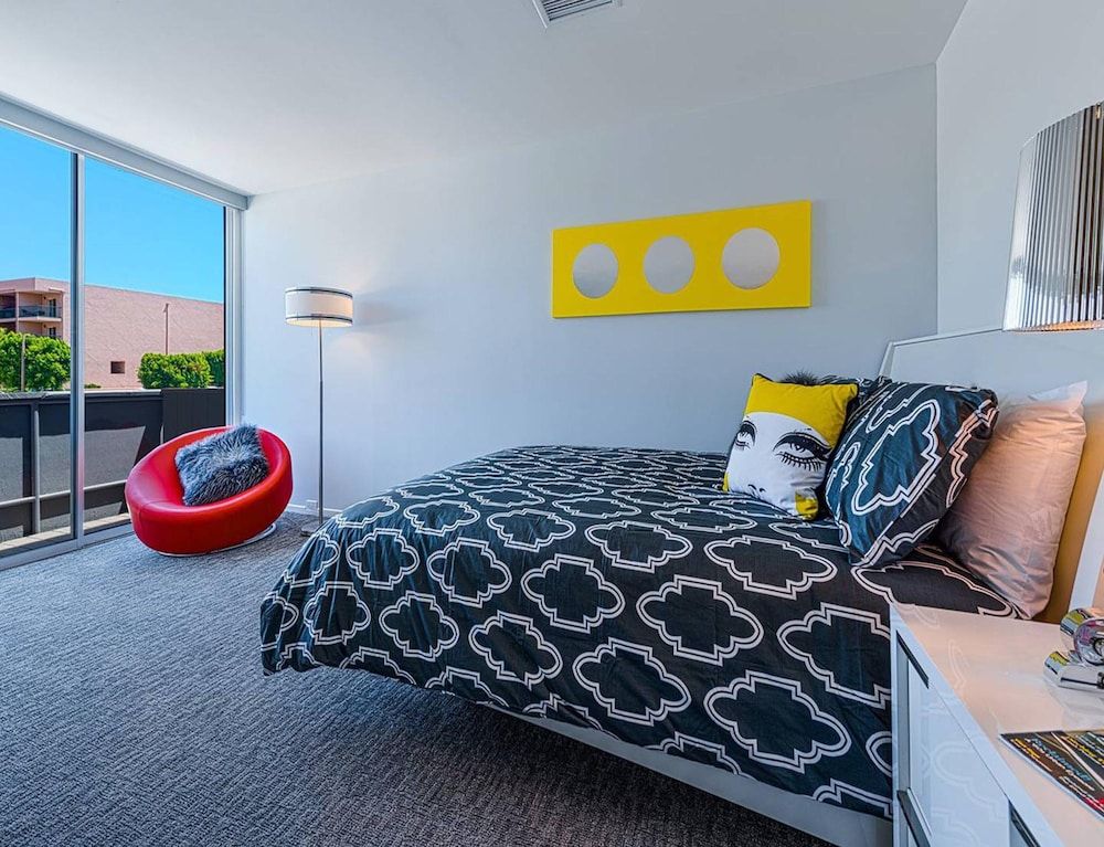 The Twist Palm Springs Deluxe Room, 1 Queen Bed