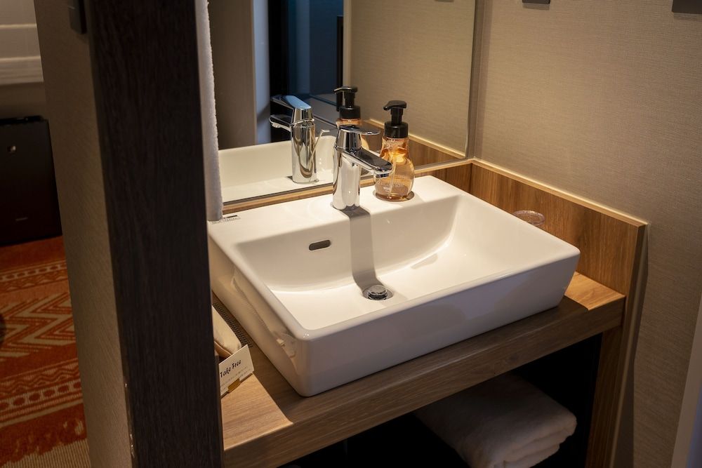 Standard Double Room (w/Shower)