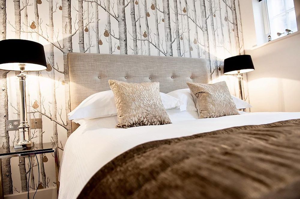 The Halston Deluxe One-Bedroom Apartment