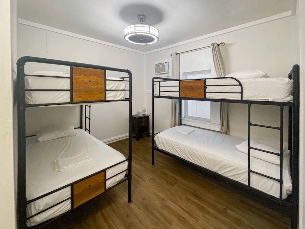 Howzit Hostels 4 Bed Mixed Dorm