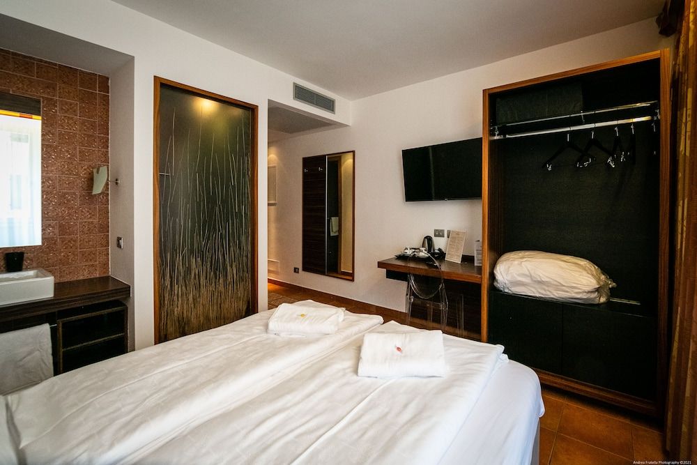 Boutique Exlusive B&B Business Room, 1 Queen Bed, City View 2