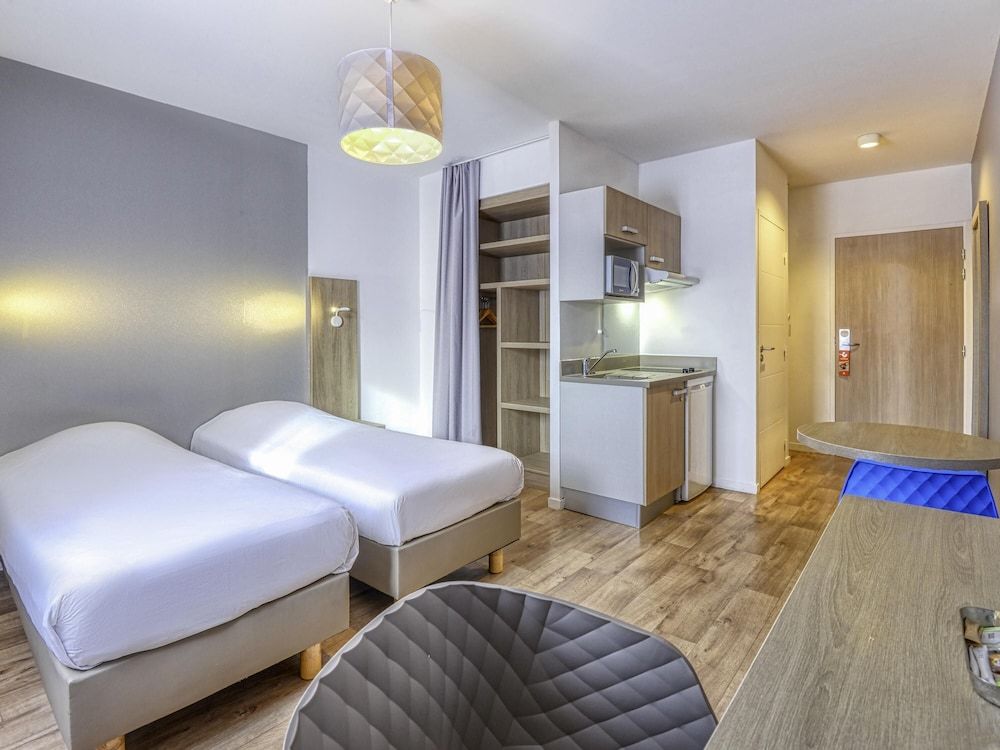 Studio, 2 Twin Beds