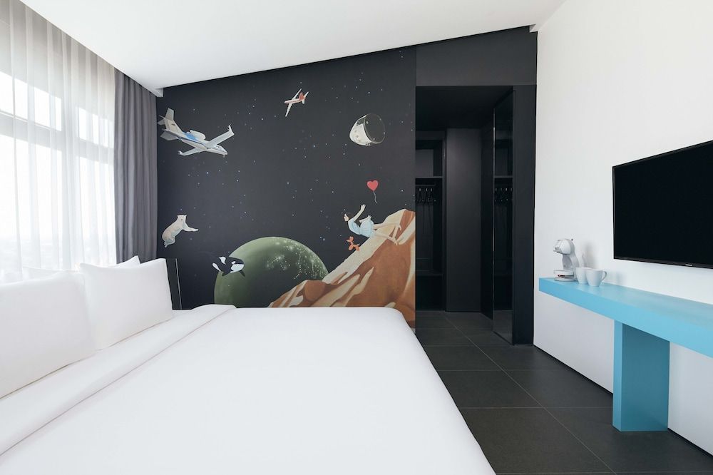 ARTOTEL Gajahmada Semarang Studio 25 2