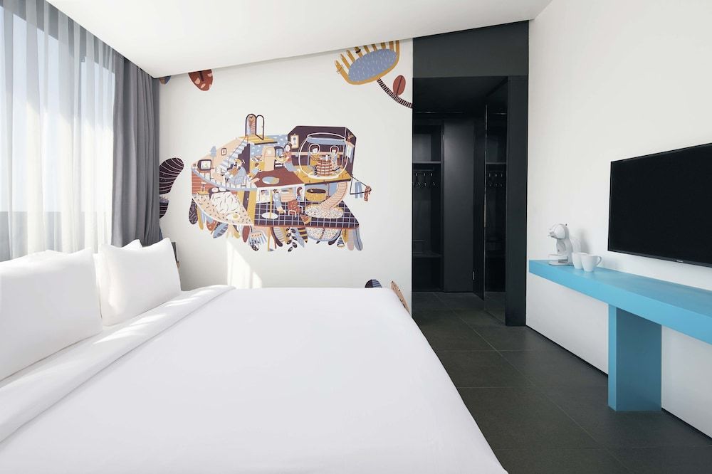 ARTOTEL Gajahmada Semarang Studio 25