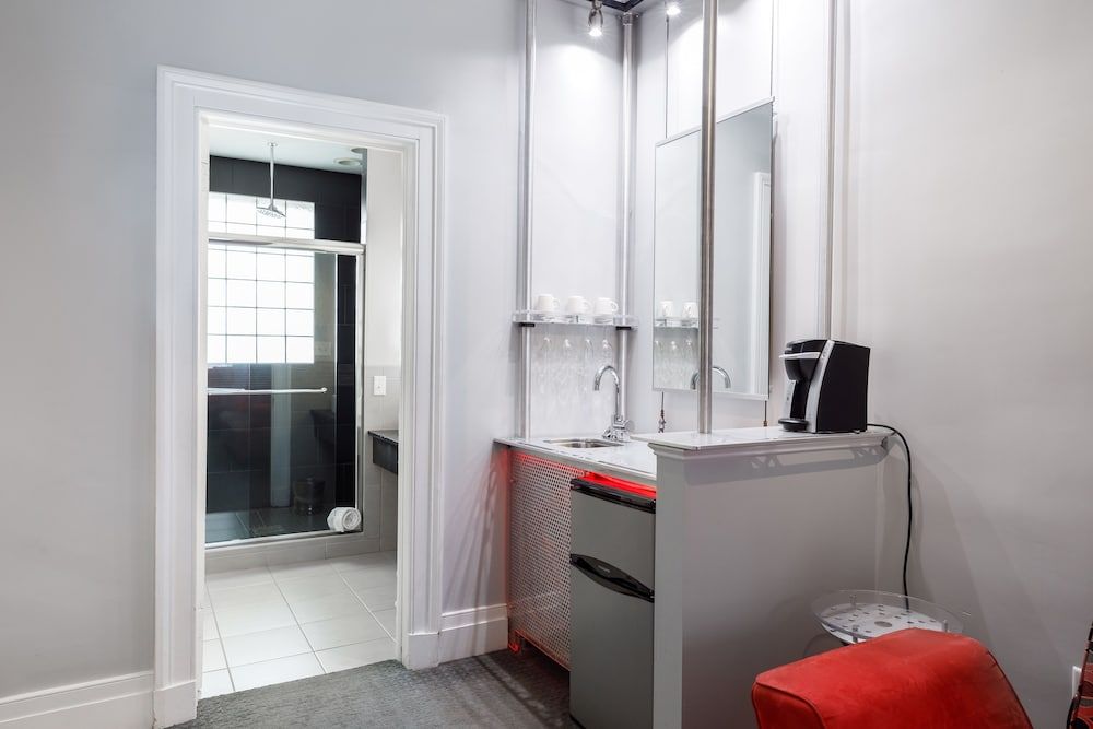 Lititz Springs Inn Deluxe Suite, Kitchenette 2