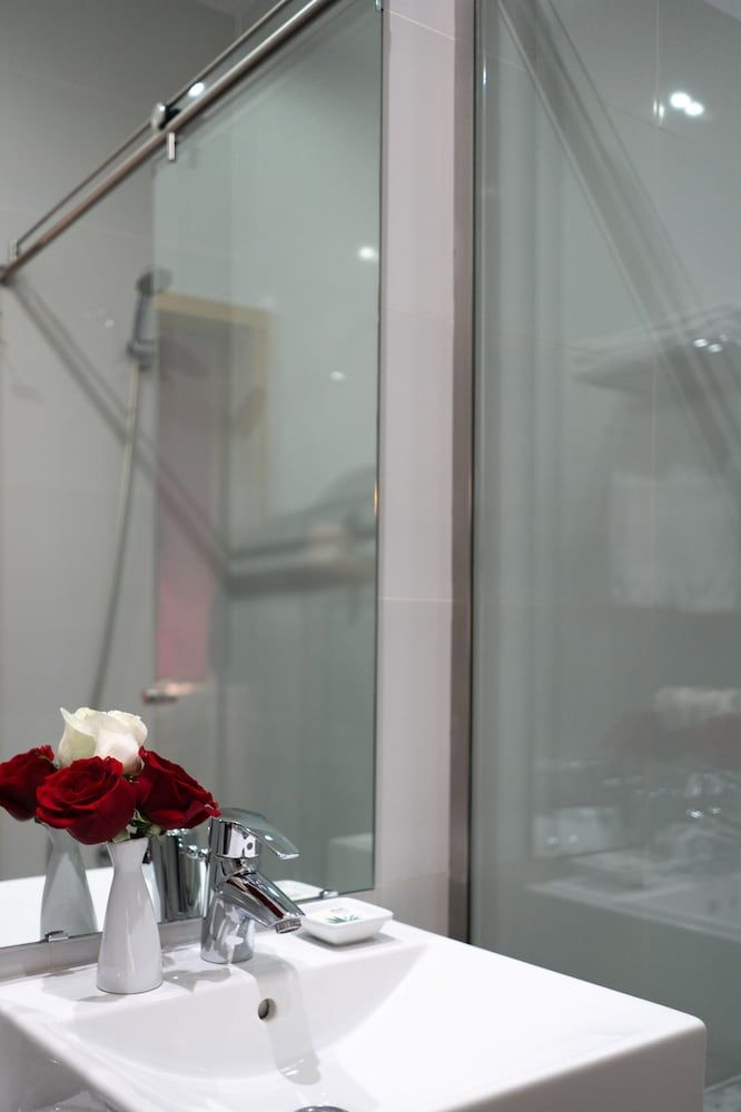 Guest House Douro Twin Room, 2 Twin Beds, City View (Room 401) 8