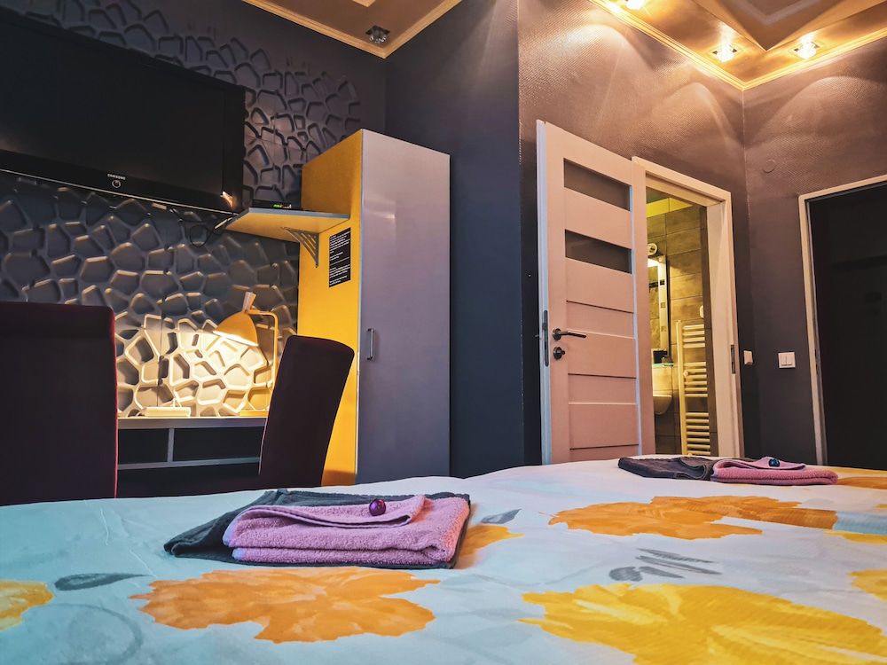 Hotel 108 Comfort Double or Twin Room, 1 Queen Bed with Sofa bed 3