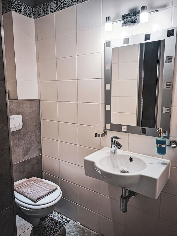 Hotel 108 Double Room 8