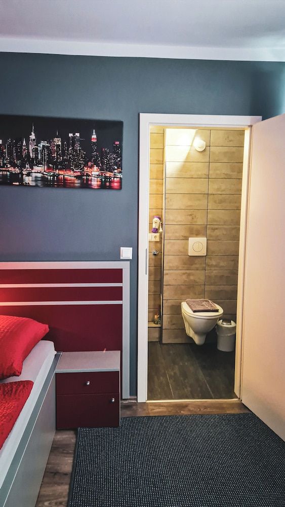 Hotel 108 Single Room 2