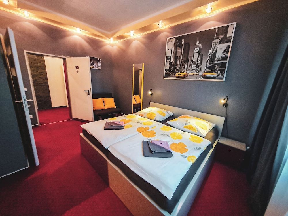 Hotel 108 Comfort Double or Twin Room, 1 Queen Bed with Sofa bed 5