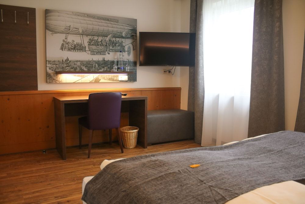 Boutique Hotel Beckenlehner Triple Room 8