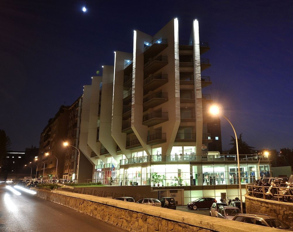 undefined Lungotevere Suite 6