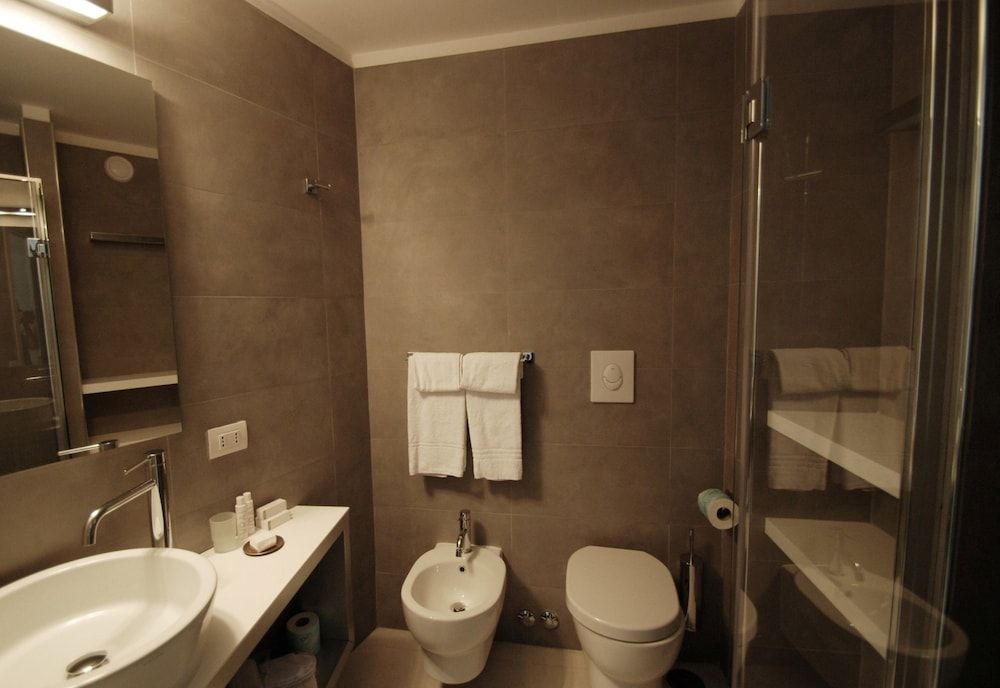 Lungotevere Suite Classic Double Room 5