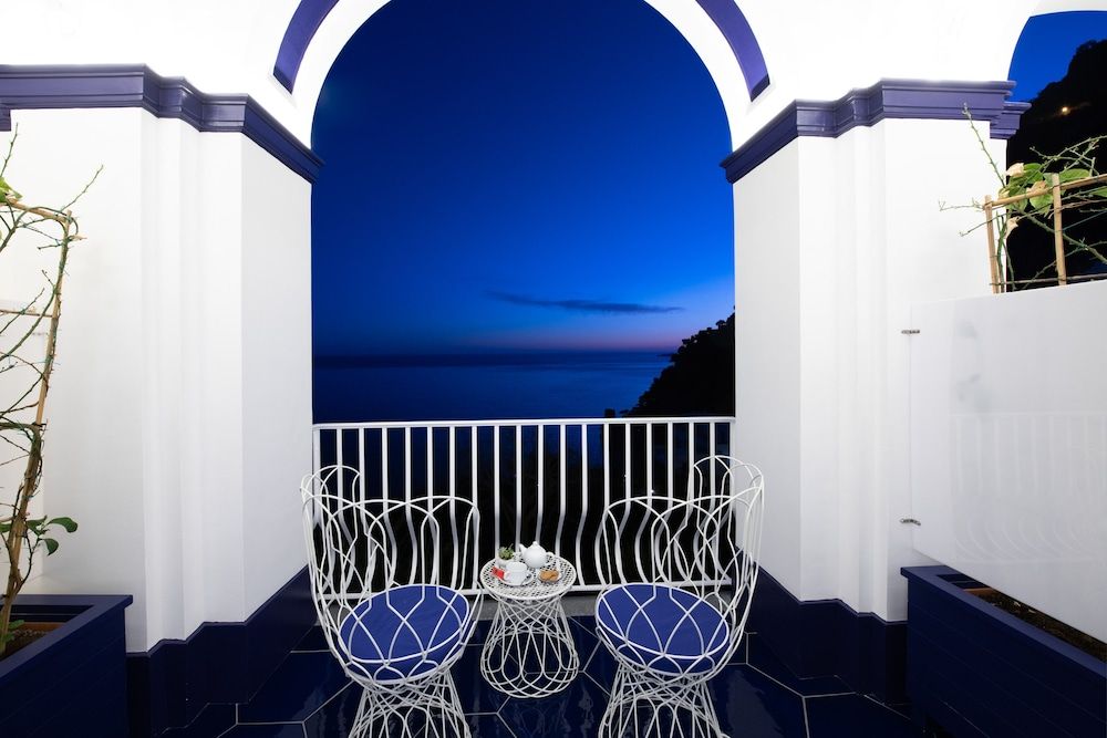 Imperati Suites Junior Suite, Sea View 17