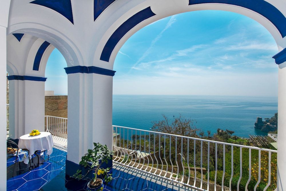 Imperati Suites Junior Suite, Sea View 8