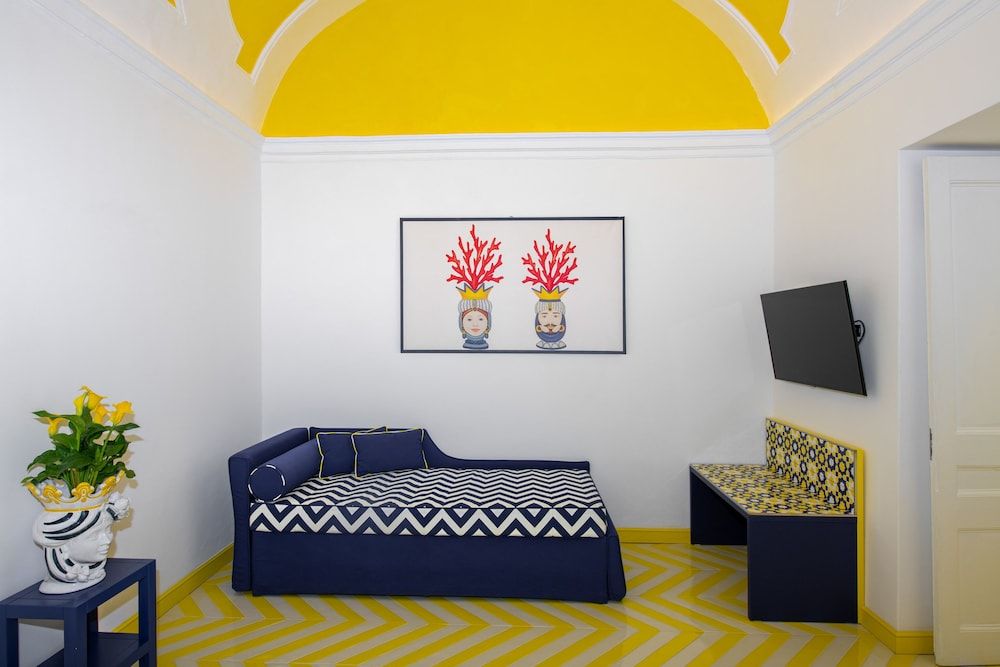 Imperati Suites Deluxe Suite, Sea View 2