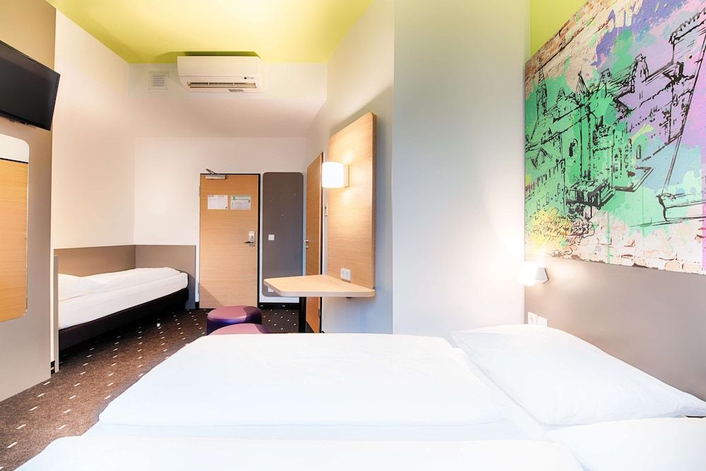 B&B Hotel Kassel-City Triple Room
