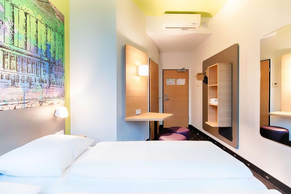 B&B Hotel Kassel-City Twin Room 4