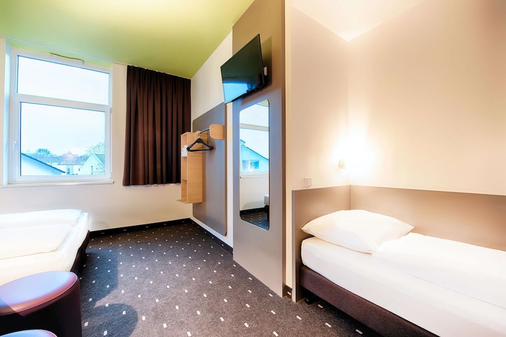 B&B Hotel Kassel-City Triple Room 3