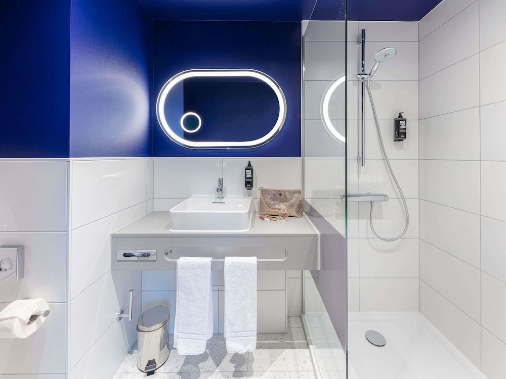 Ibis Styles Muenchen Perlach Standard Room, 1 Double Bed (connecting door) 5