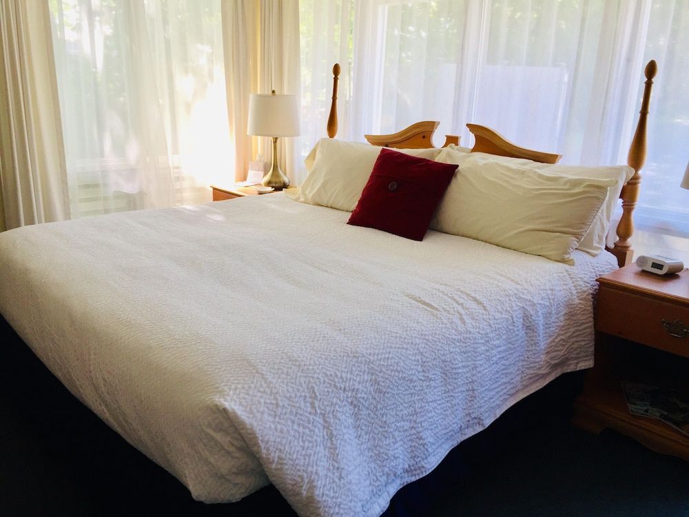 Deluxe Room, 1 King Bed