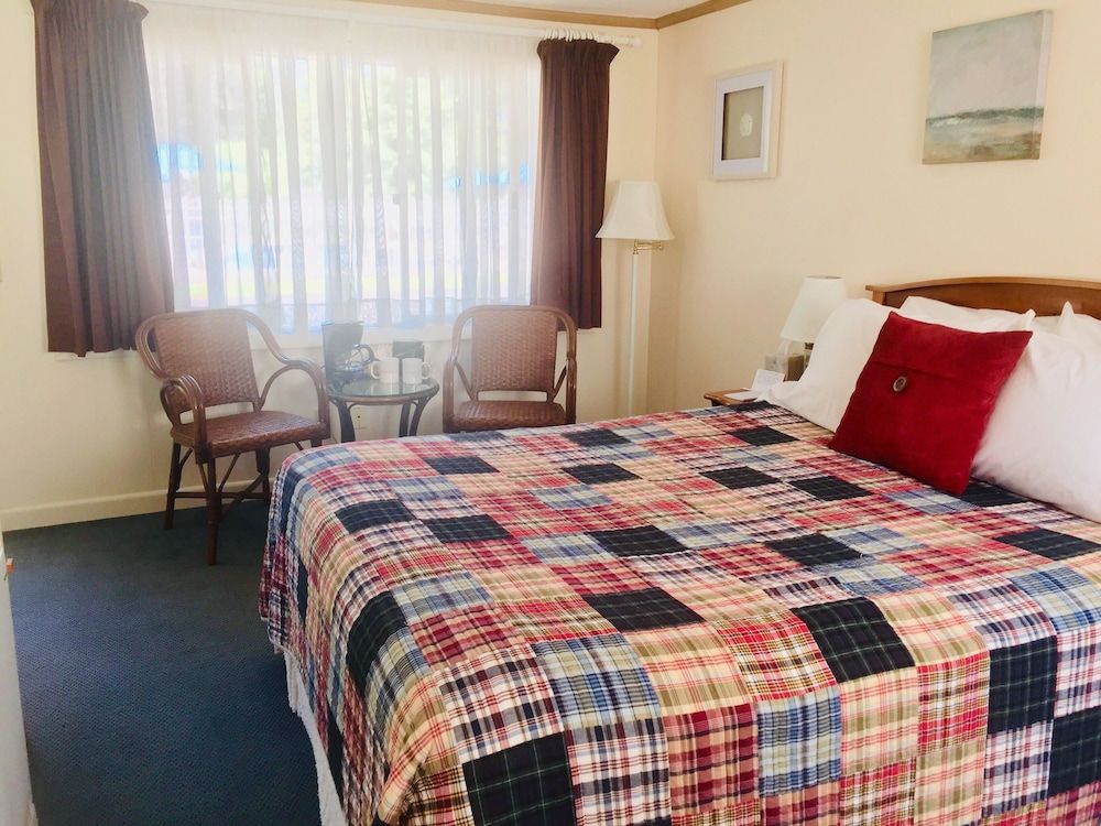 Standard Room, 1 King Bed