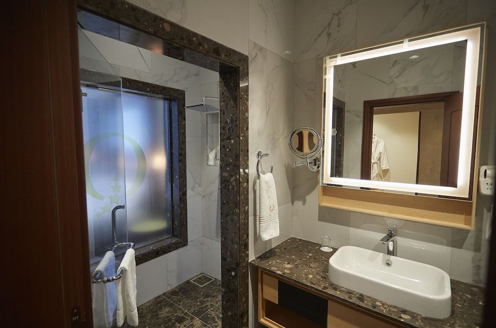 The Quorum Deluxe Room 12