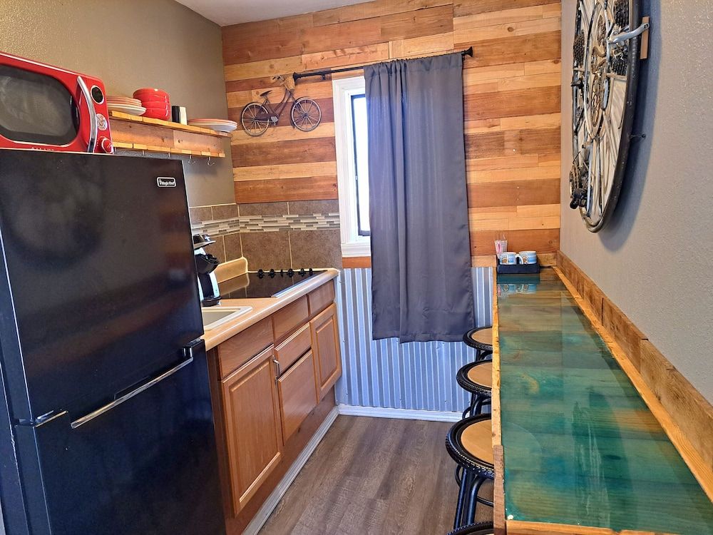 Buffalo Lodge Bicycle Resort Signature Suite, 1 Bedroom, Non Smoking, Kitchenette 3