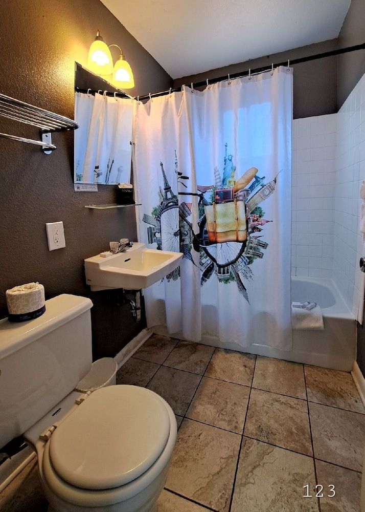 Buffalo Lodge Bicycle Resort Signature Room, 1 Queen Bed, Non Smoking 8