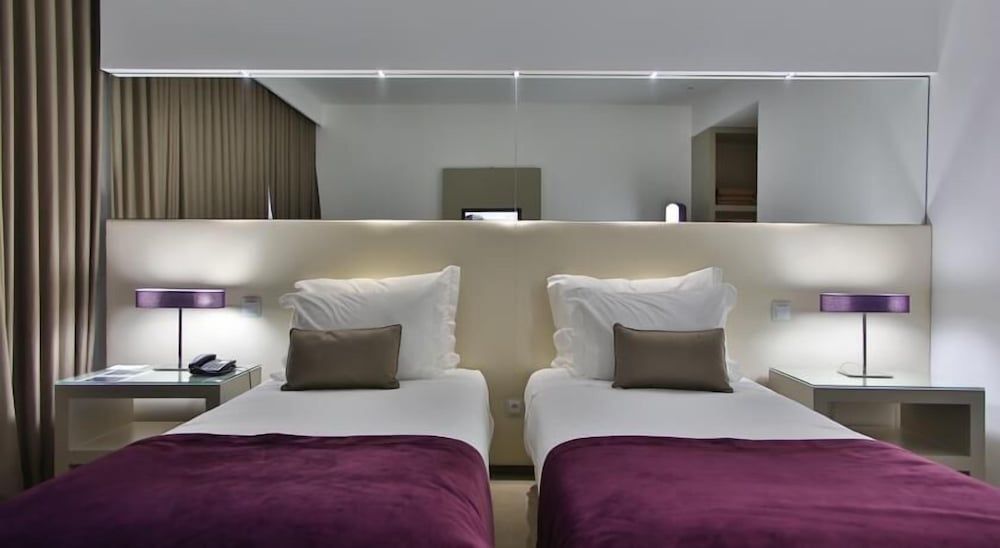 Delfim Douro Hotel Double or Twin Room, 1 Double or 2 Twin Beds, River View 5