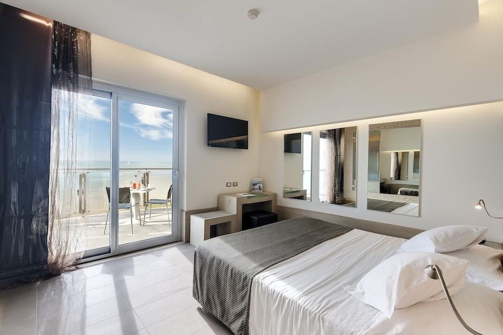 undefined Smy Aran Blu Roma Mare