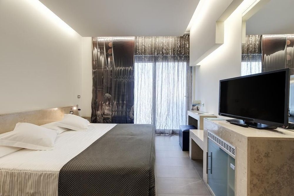 undefined Smy Aran Blu Roma Mare 2