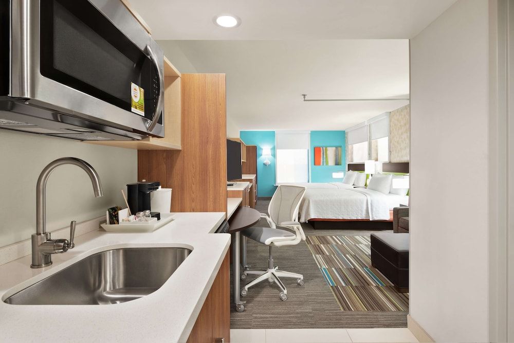 Studio, 2 Queen Beds, Accessible (Roll-In Shower)