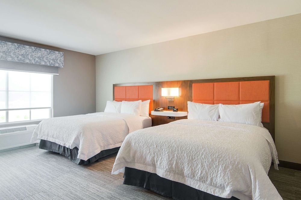 Room, 2 Queen Beds, Accessible, Bathtub