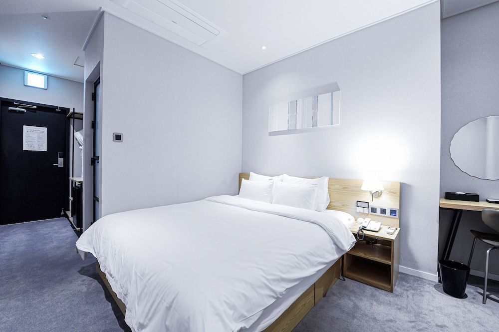 undefined Ocean the point Hotel 9