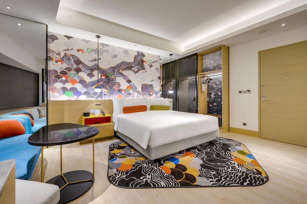 1 King Premier Room