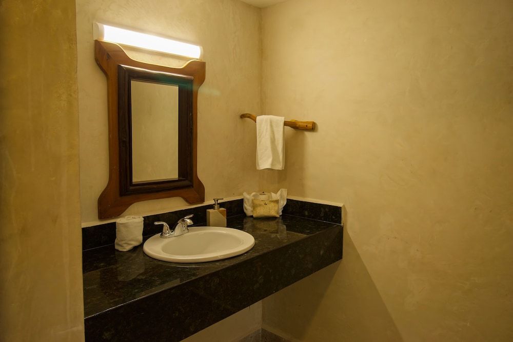 Akalki Hotel y Centro Holistico Manglar King 5