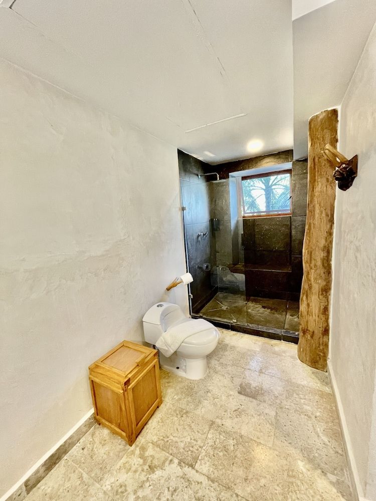 Akalki Hotel y Centro Holistico Manglar King 6