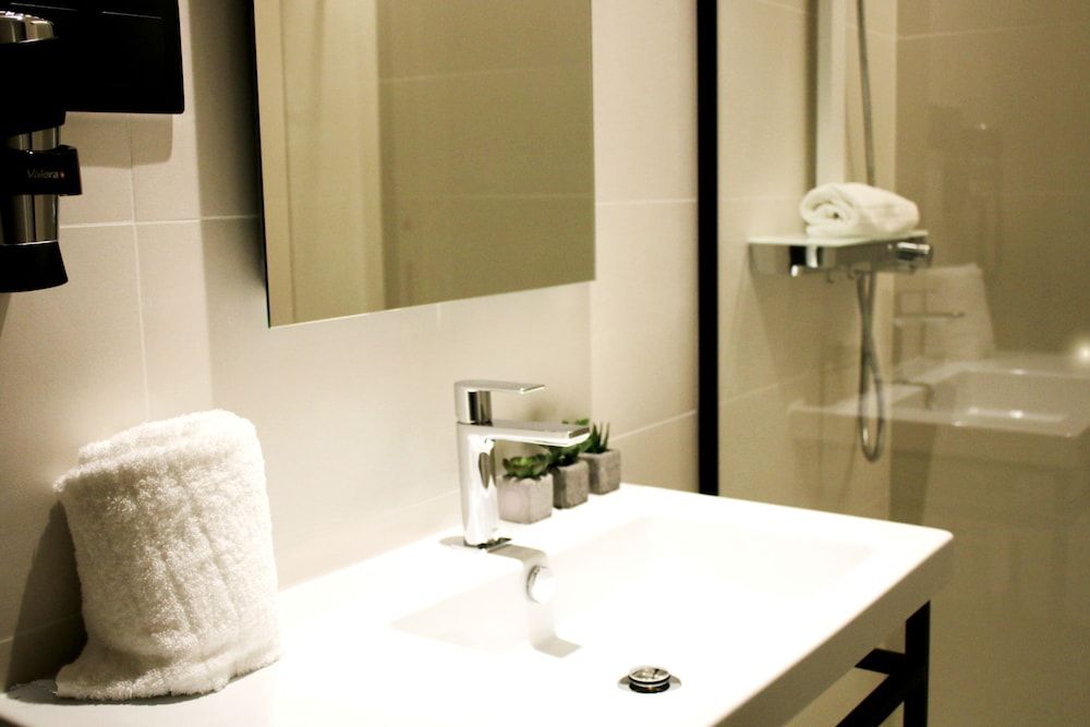 Arena Zone Hotel Twin Room 9