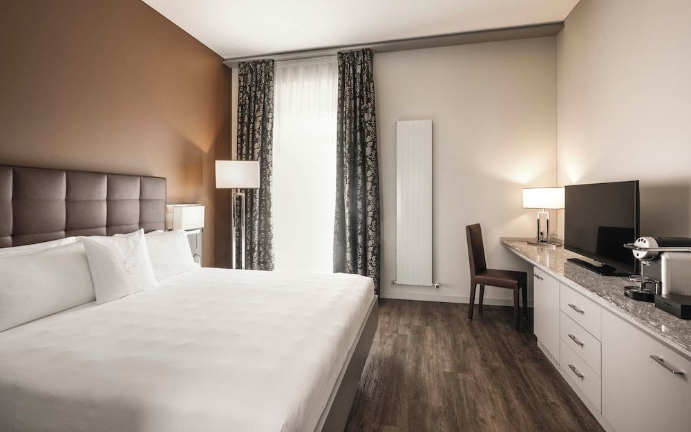 Hotel Belvedere Locarno Superior Room, Balcony (Chic, Lake & Mountain View) 3