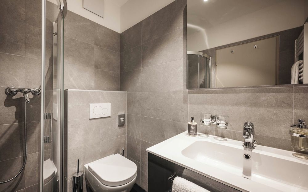 Hotel Belvedere Locarno Superior Room, Balcony (Chic, Lake & Mountain View) 9