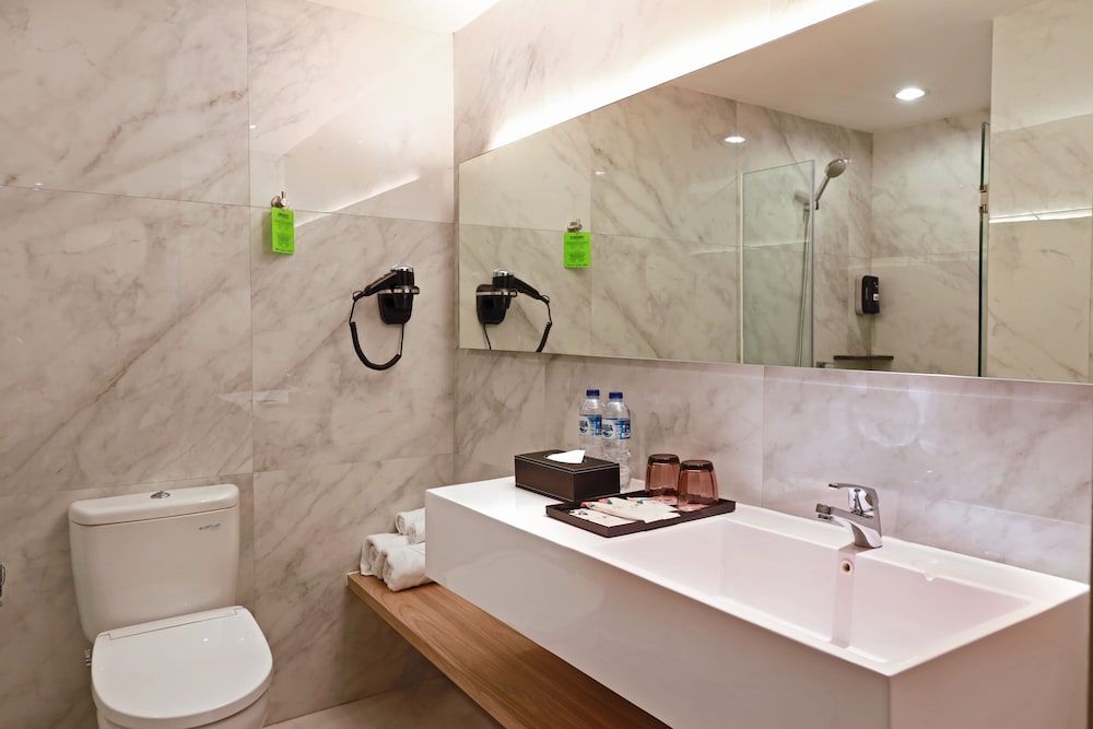 The Zuri Dumai Deluxe Double Room 5