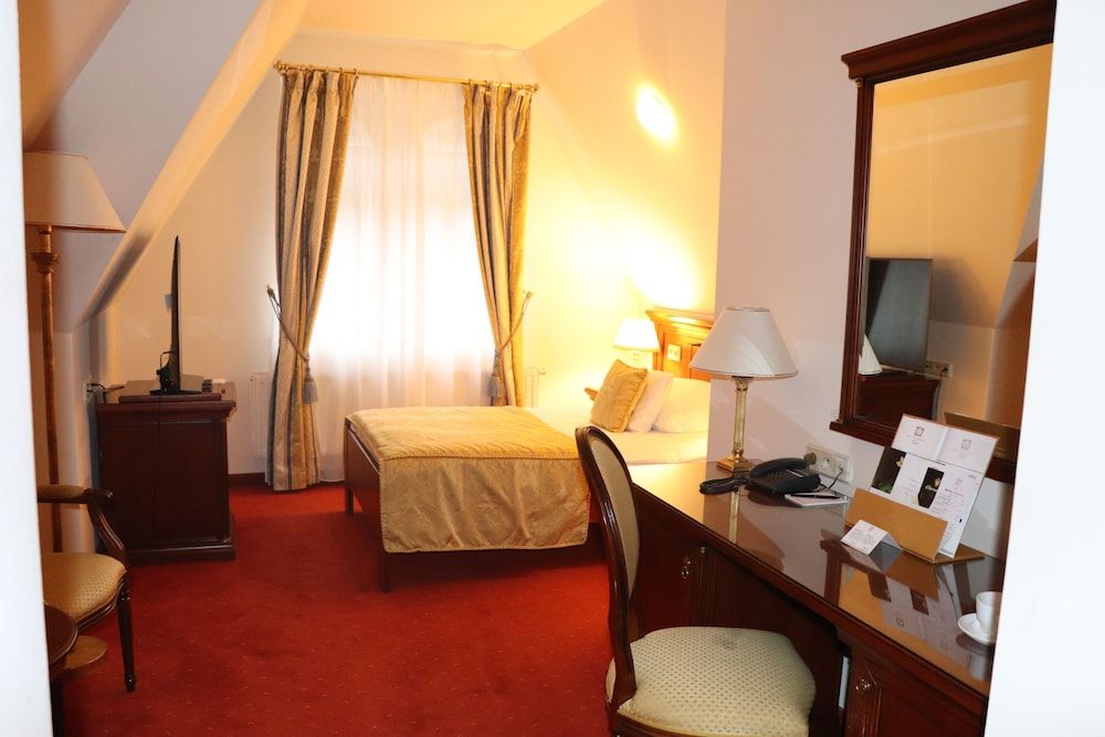Savoy Westend Hotel Superior Single Room 2