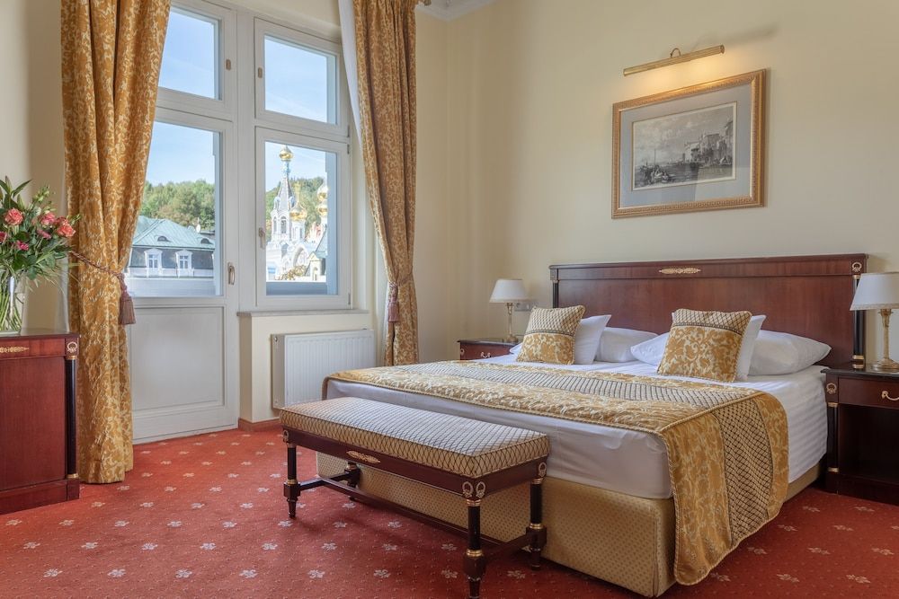 Savoy Westend Hotel Deluxe Double Room 3