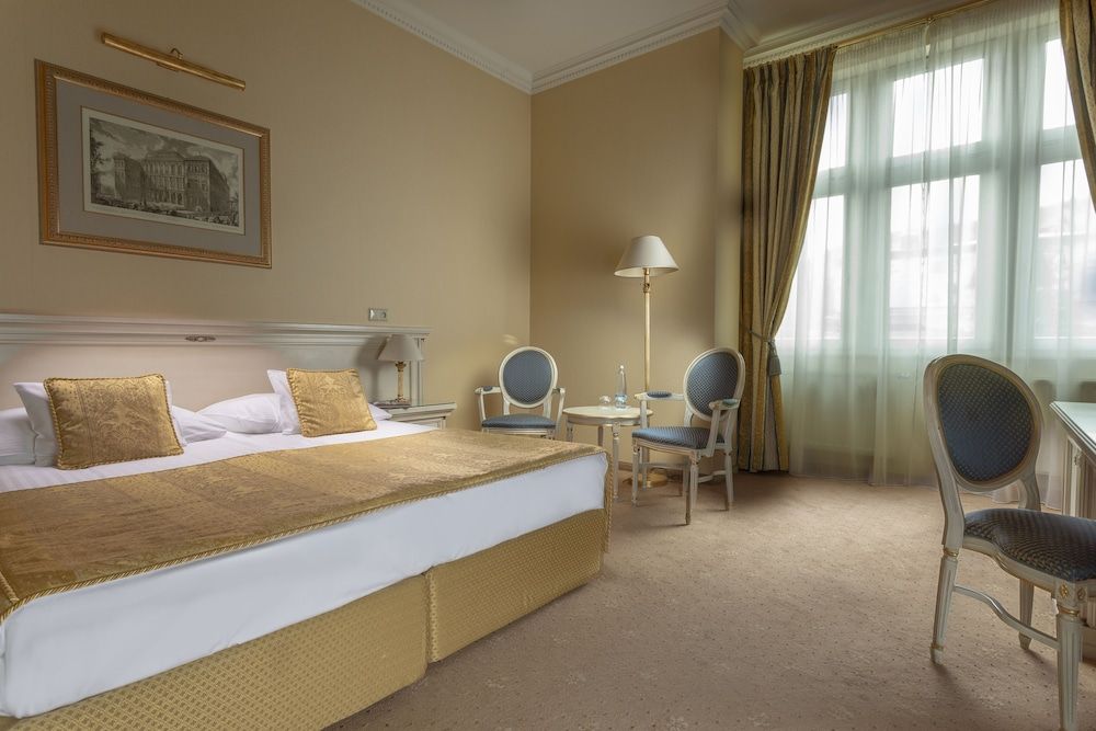 Savoy Westend Hotel Standard Double Room, 1 King Bed, Ensuite 2