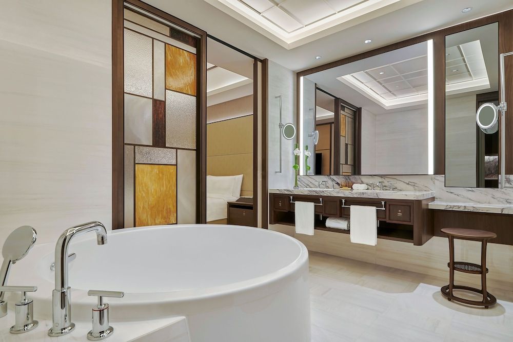 Executive River View Suite King