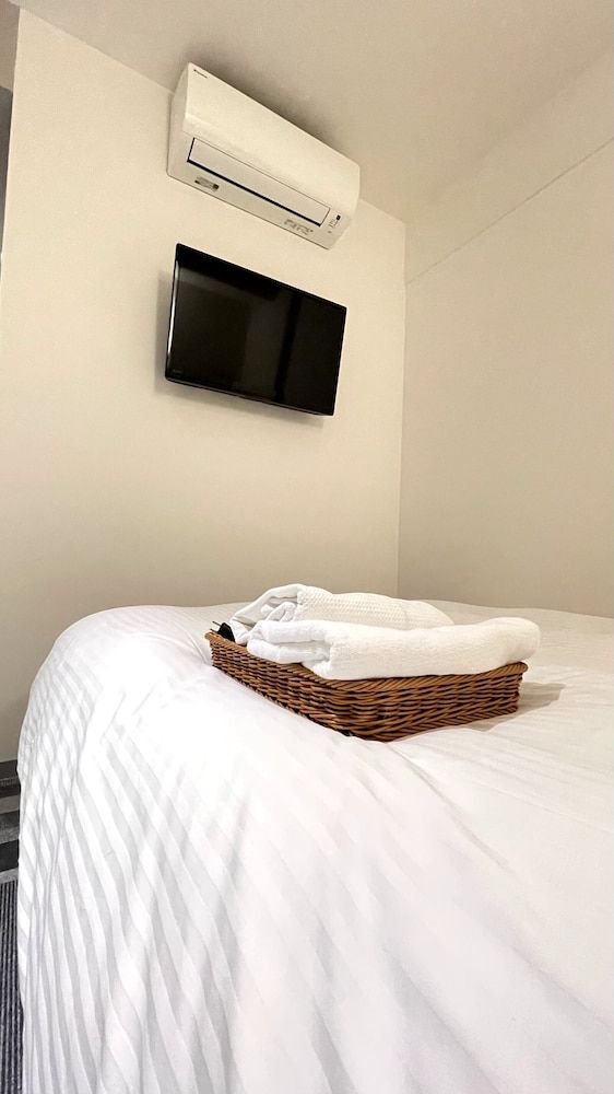 Single Room (with Shower Only)