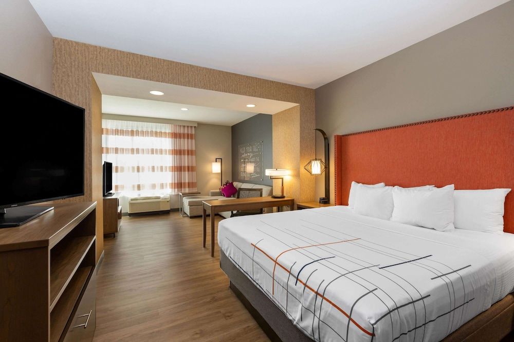 Deluxe Room, 1 King Bed, Non Smoking