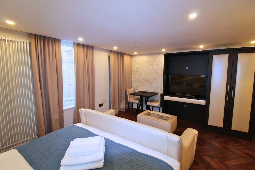 undefined Baker Street Apartments by Viridian Apartments 10