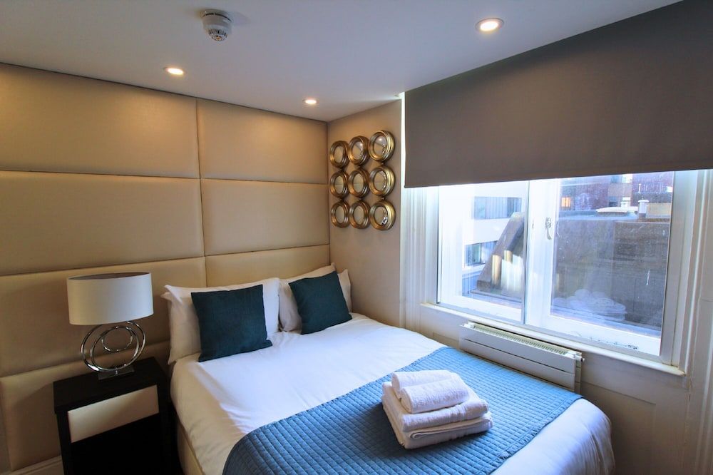 Baker Street Apartments by Viridian Apartments Studio 5